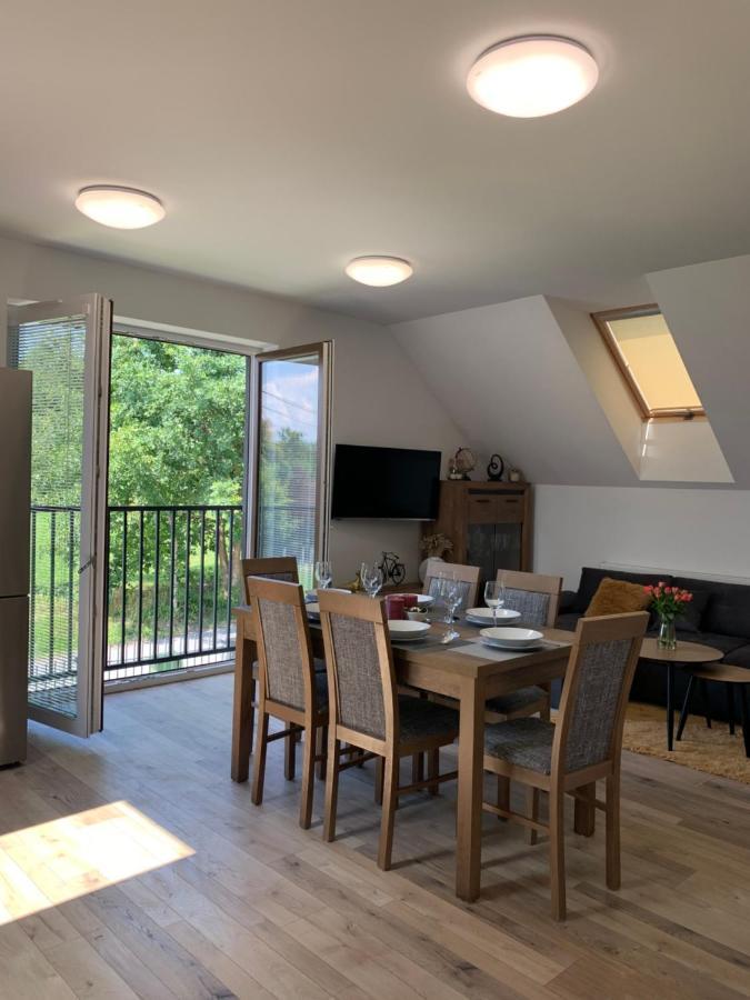 Cozy 2-Bedroom Vacation Apartment With Entire Top Floor Gaj  ภายนอก รูปภาพ